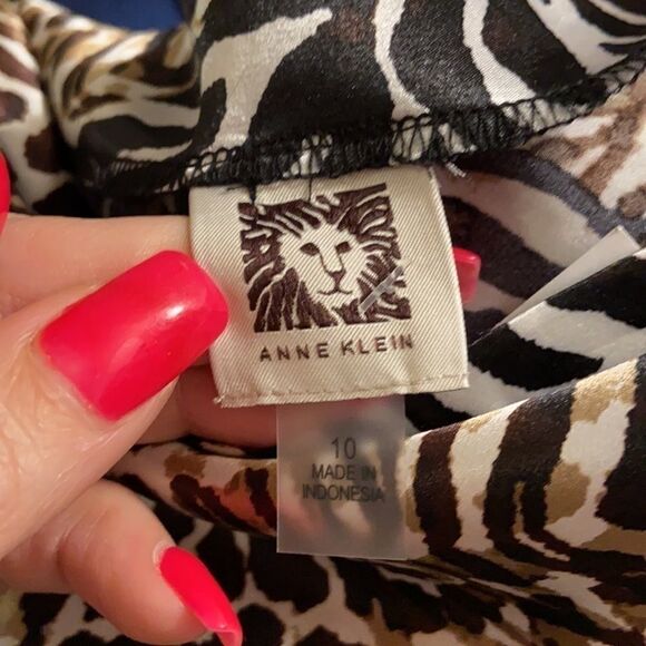 NWT Silky Animal Print (multiple animals) - Picture 3 of 5